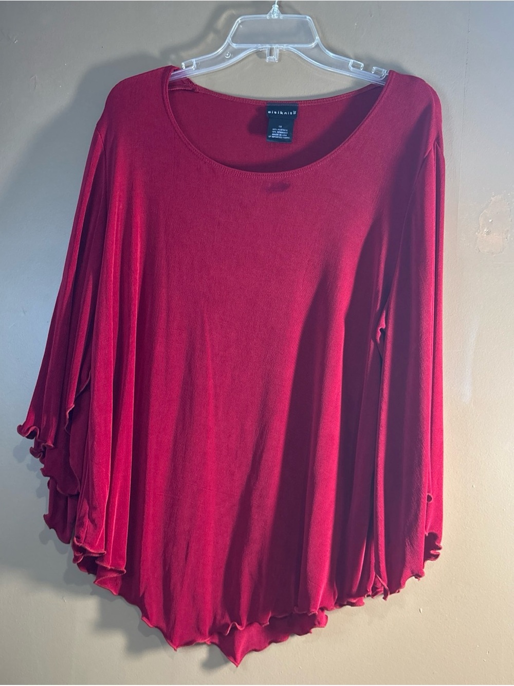 760. Citiknits Blouse Size 1X Red Slinky Knit 3/4 Split Sleeves Scoop Neck